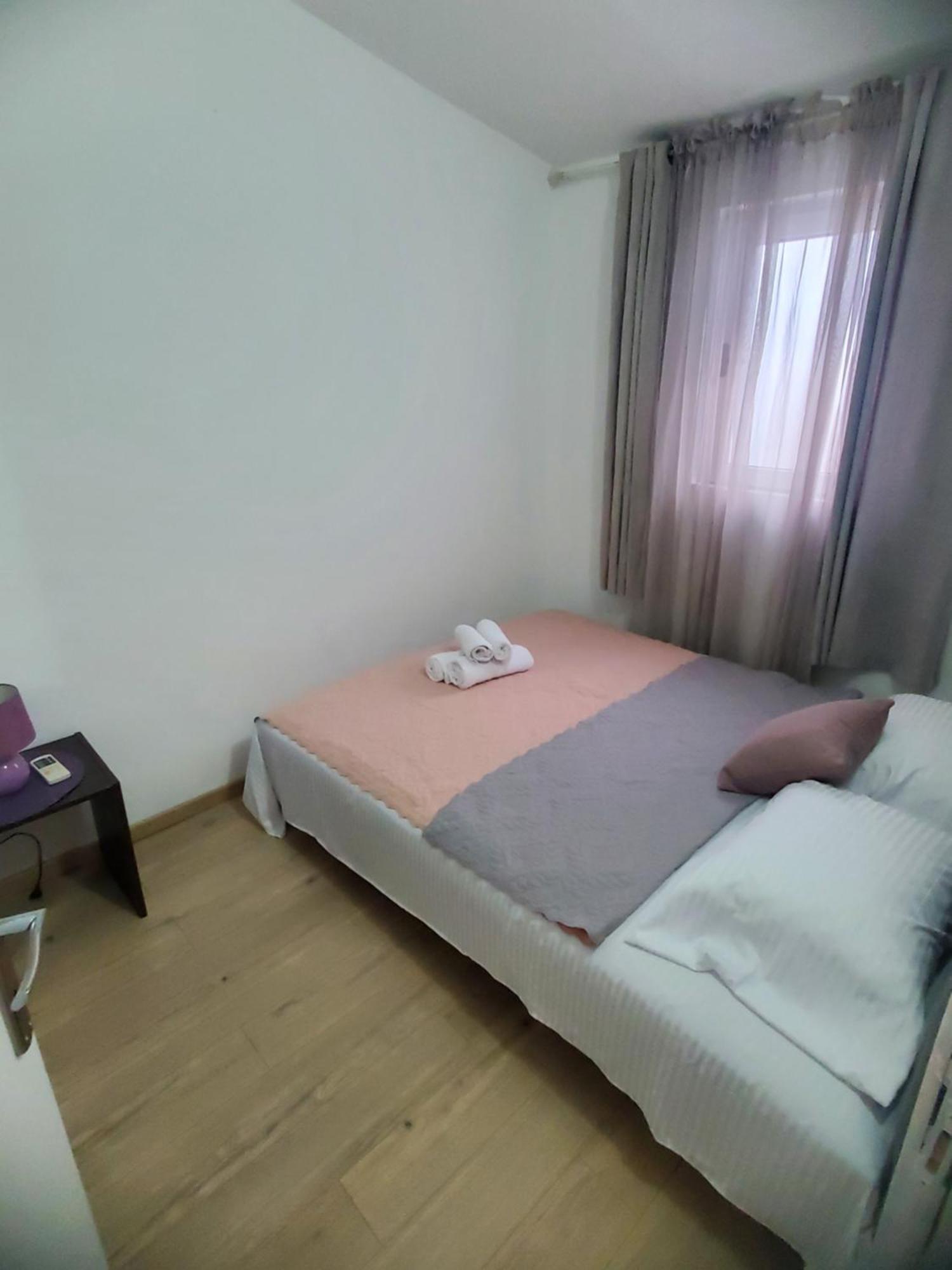 Apartmani Liki Ulcinj Ruang foto